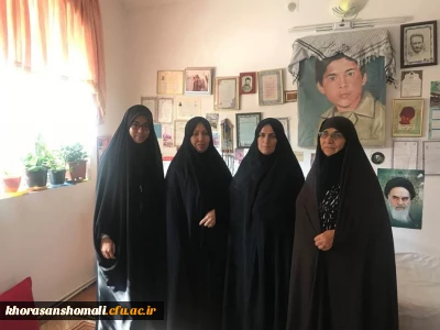 به مناسبت هفته دفاع مقدس :

دیدار با خانواده شهداء و غبار روبی گلزار شهدای گمنام توسط دانشجویان پردیس امام جعفر صادق(ع) خواهران انجام شد.