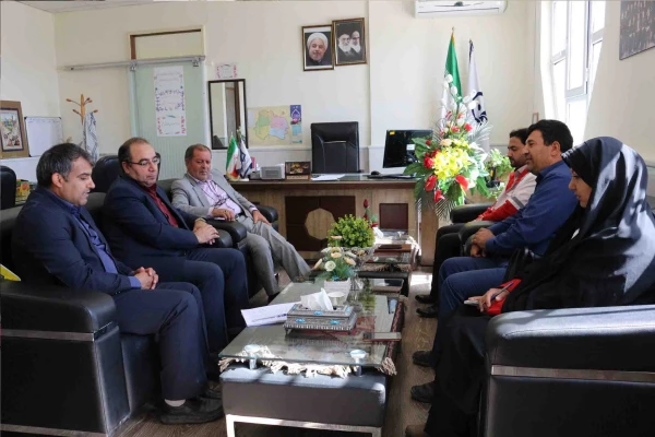 نشست هم اندیشی رئیس جمعیت هلال احمر خراسان شمالی با سرپرست دانشگاه فرهنگیان خراسان شمالی

این نشست در غالب  انعقاد تفاهم مشترک بین دانشگاه و هلال احمر برگزار شد. 2