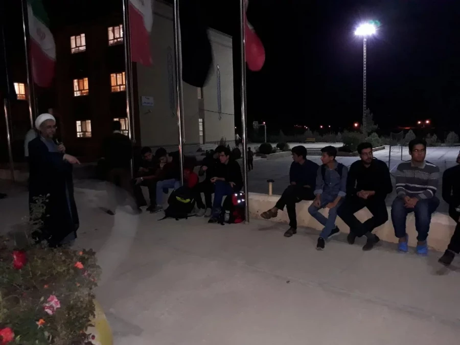 در دانشگاه فرهنگیان خراسان شمالی انجام شد

بدرقه کاروان دانشجویی زائرین اربعین حسین  به مقصد کربلا صورت گرفت.
 2