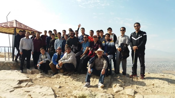 کوهپیمایی دانشجو معلمان و کارکنان دانشگاه فرهنگیان خراسان شمالی به مناسبت هفته تربیت بدنی 2