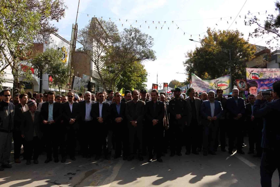 شرکت کارکنان و دانشجویان دانشگاه فرهنگیان خراسان شمالی در مراسم 13 آبان به روایت تصویر 3