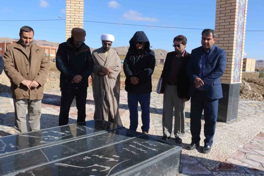 در هفته گرامیداشت بسیج انجام شد.

حضور کارکنان دانشگاه فرهنگیان خراسان شمالی در گلزار شهداء گمنام 2