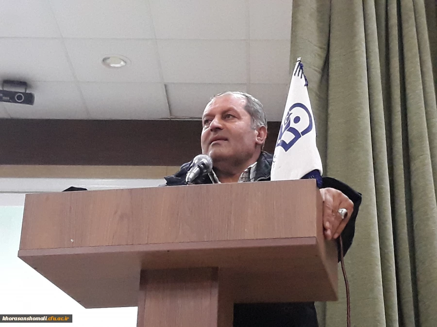 به مناسب هفته کتاب در پردیس امام جعفر صادق( ع) برگزار شد.

رونمایی از مجله بانک قلم و کتاب برترین امثال گفته شده انجام شد. 2