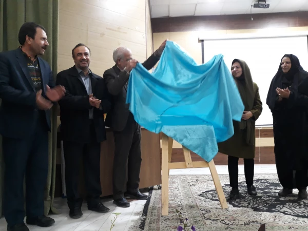 به مناسب هفته کتاب در پردیس امام جعفر صادق( ع) برگزار شد.

رونمایی از مجله بانک قلم و کتاب برترین امثال گفته شده انجام شد. 2