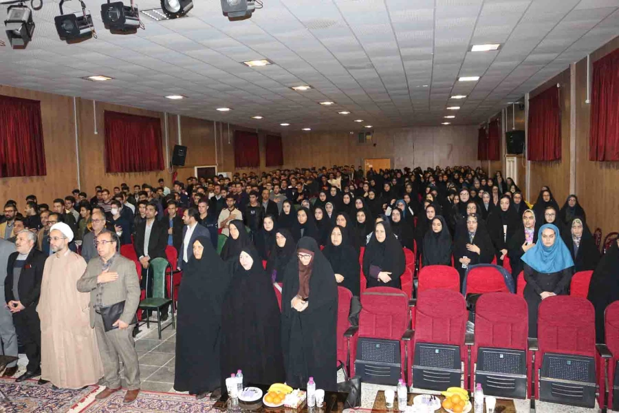 جشن 16 آذر پردیس های دانشگاه فرهنگیان خراسان شمالی برگزار شد.

خطبه عقد دو دانشجو معلم از پردیس امام محمد باقر(ع) و امام جعفرصادق(ع) در این مراسم جاری شد. 2