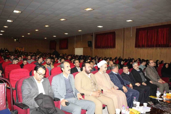 جشن 16 آذر پردیس های دانشگاه فرهنگیان خراسان شمالی برگزار شد.

خطبه عقد دو دانشجو معلم از پردیس امام محمد باقر(ع) و امام جعفرصادق(ع) در این مراسم جاری شد. 2