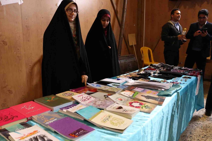 جشن 16 آذر پردیس های دانشگاه فرهنگیان خراسان شمالی برگزار شد.

خطبه عقد دو دانشجو معلم از پردیس امام محمد باقر(ع) و امام جعفرصادق(ع) در این مراسم جاری شد. 6