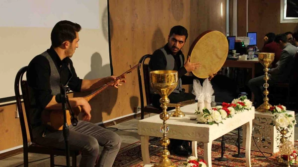 جشن 16 آذر پردیس های دانشگاه فرهنگیان خراسان شمالی برگزار شد.

خطبه عقد دو دانشجو معلم از پردیس امام محمد باقر(ع) و امام جعفرصادق(ع) در این مراسم جاری شد. 9