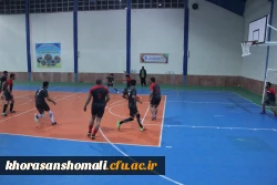 به مناسبت هفته وحدت بین دانشگاه و حوزه انجام شد.
مسابقه فوتسال بین تیم دانشگاه فرهنگیان و حوزه علمیه امام خمینی بجنورد برگزار شد 4