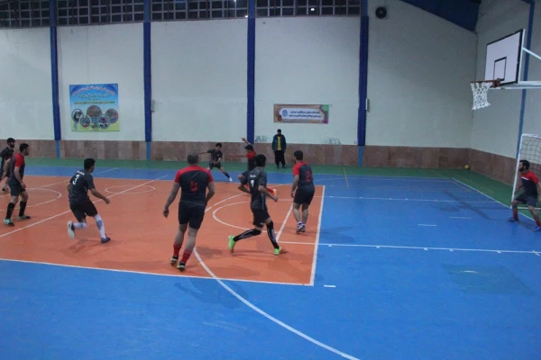 به مناسبت هفته وحدت بین دانشگاه و حوزه انجام شد.
مسابقه فوتسال بین تیم دانشگاه فرهنگیان و حوزه علمیه امام خمینی بجنورد برگزار شد 4