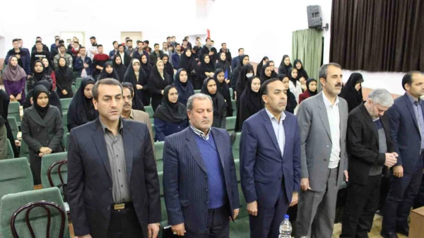 دکتر صفرزاده در مراسم هفته پژوهش پردیس های دانشگاه فرهنگیان خراسان شمالی بیان نمود:

پژوهش کلید همه قفل هاست. 2