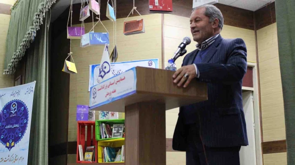 دکتر صفرزاده در مراسم هفته پژوهش پردیس های دانشگاه فرهنگیان خراسان شمالی بیان نمود:

پژوهش کلید همه قفل هاست. 4