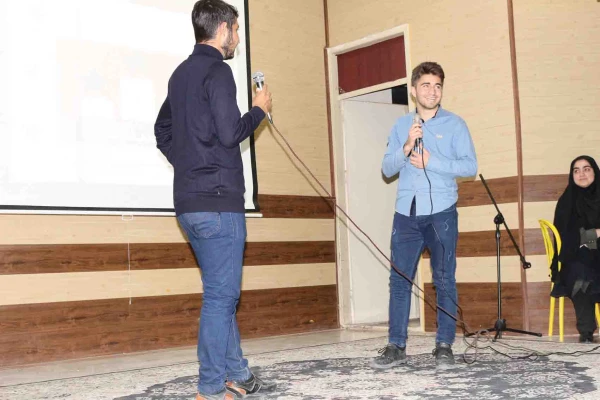 دکتر صفرزاده در مراسم هفته پژوهش پردیس های دانشگاه فرهنگیان خراسان شمالی بیان نمود:

پژوهش کلید همه قفل هاست. 11