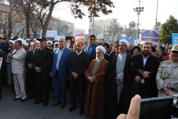 حضور کارکنان و دانشجویان دانشگاه فرهنگیان خراسان شمالی در مراسم بزرگداشت 9 دی 9