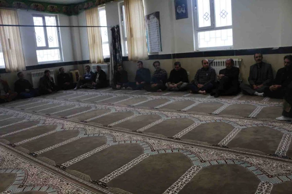 جهانیان بدانند

یاد و نام شهداء همیشه ماندگار و راهشان ادامه دارد. 3