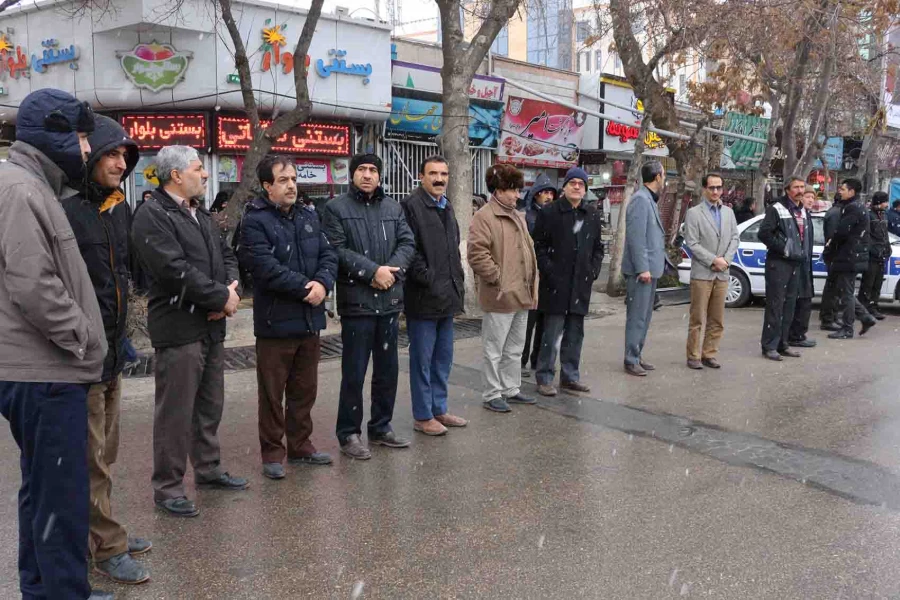 جهانیان بدانند

یاد و نام شهداء همیشه ماندگار و راهشان ادامه دارد. 2