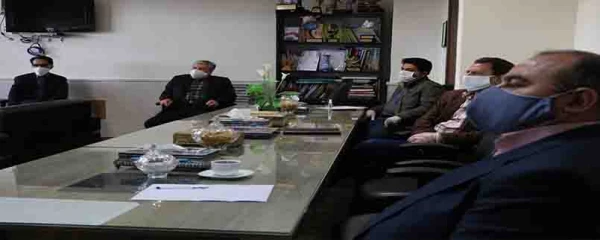 دکتر صفرزاده سرپرست دانشگاه فرهنگیان خراسان شمالی در اولین نشست شورای مدیریت امور پردیس های خراسان شمالی بر رعایت فاصله اجتماعی تاکید کرد. 3