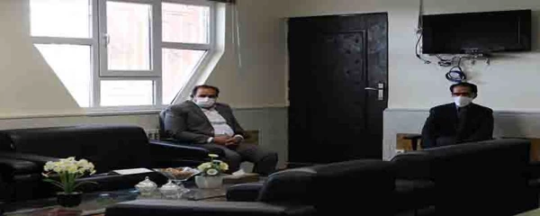 دکتر صفرزاده سرپرست دانشگاه فرهنگیان خراسان شمالی در اولین نشست شورای مدیریت امور پردیس های خراسان شمالی بر رعایت فاصله اجتماعی تاکید کرد. 4