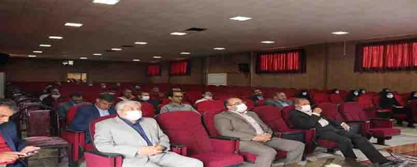 اولین نشست شورای اداری پردیس های دانشگاه فرهنگیان خراسان شمالی در سال 1399 با رعایت فاصله اجتماعی در سالن آمفی تئاتر برگزار شد. 3