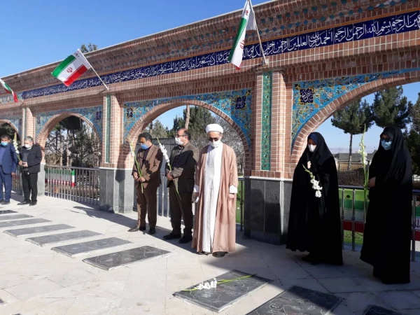 زنگ انقلاب در گلزار شهدای گمنام دانشگاه فرهنگیان استان خراسان شمالی  5