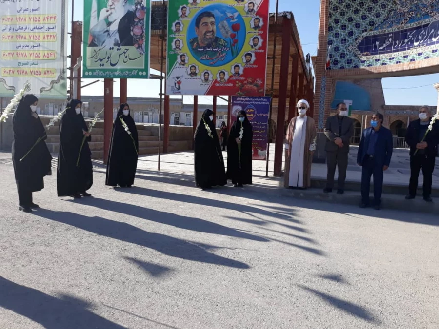 گلباران و عطر افشانی گلزار شهدای بجنورد توسط مسئولین و کارکنان دانشگاه فرهنگیان استان 3