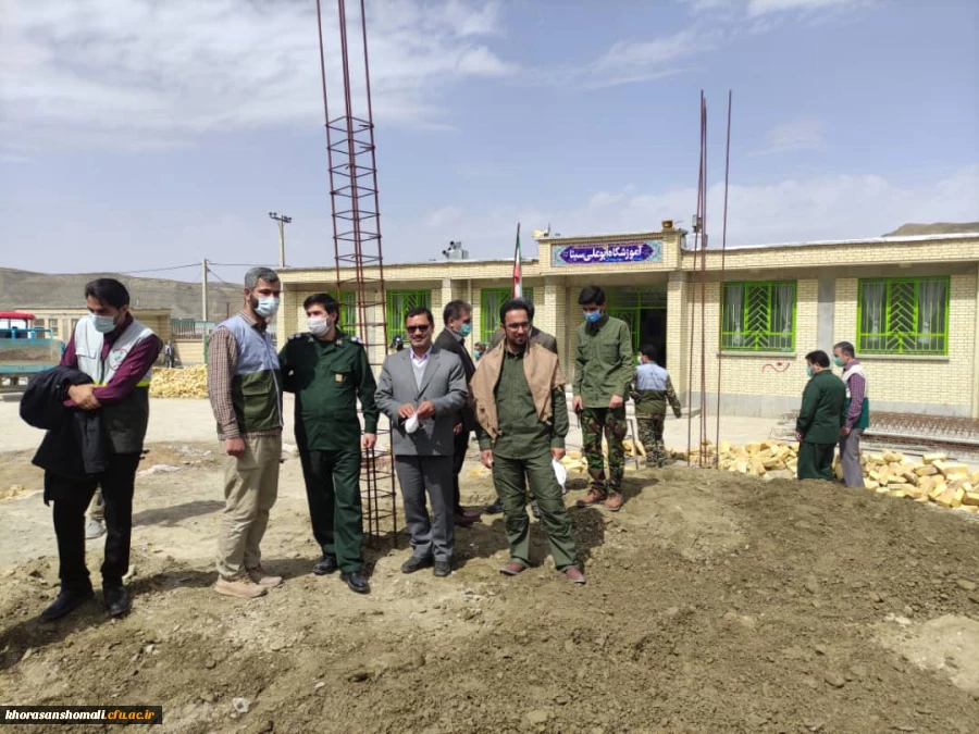 بازدید میدانی دکتر نظری  از گروههای جهادی دانشجویان و سایر افراد شرکت کننده در اردوی جهادی؛ روز شنبه هفتم فروردین ماه ۱۴۰۰ 8