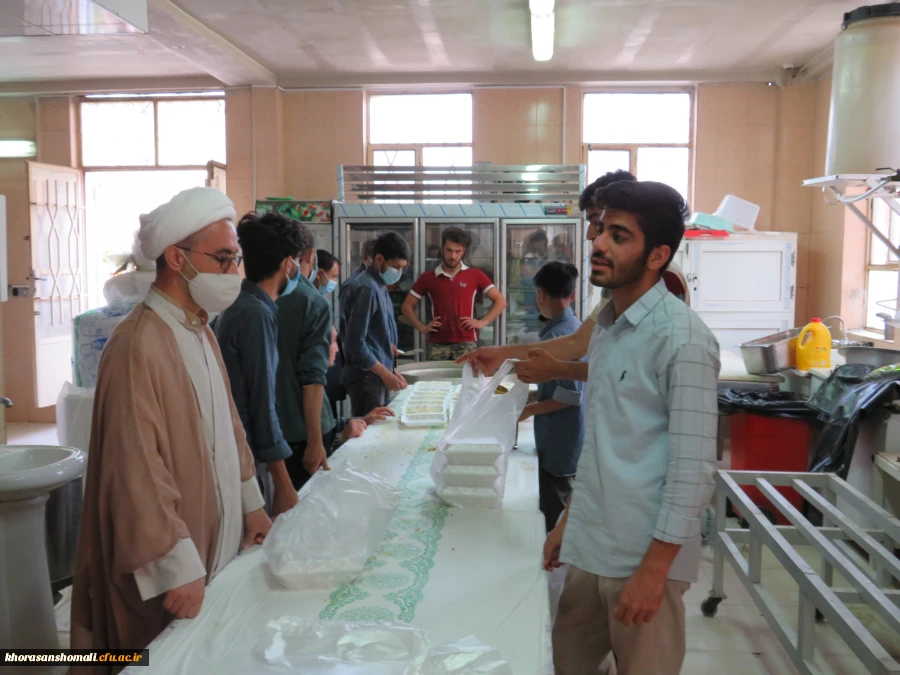 پویش اطعام حسنی طبخ و توزیع چهار هزار پرس وعده غذای گرم در ماه مبارک رمضان میان مناطق محروم حاشیه شهر بجنورد 3