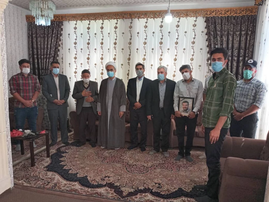 دیدار با خانواده مرحوم دانشجو معلم  (کمک سرپرست ) مهدی قدرتی در هفته سرای دانشجویی  2