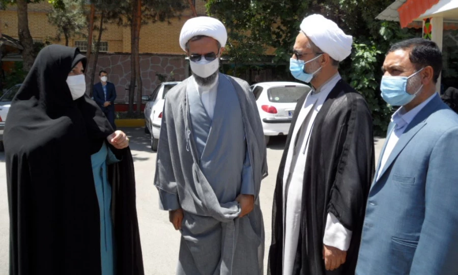 بازدید امام جمعه  استان خراسان شمالی از سراهای دانشجویی(خوابگاه های) پردیس خواهران دانشگاه فرهنگیان استان 2