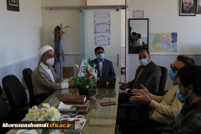 جلسه قرارداد برای زیبا سازی محوطه گلزار شهدای دانشگاه فرهنگیان استان 