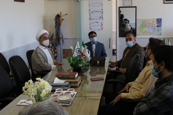 جلسه قرارداد برای زیبا سازی محوطه گلزار شهدای دانشگاه فرهنگیان استان  3