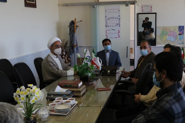 جلسه قرارداد برای زیبا سازی محوطه گلزار شهدای دانشگاه فرهنگیان استان  4