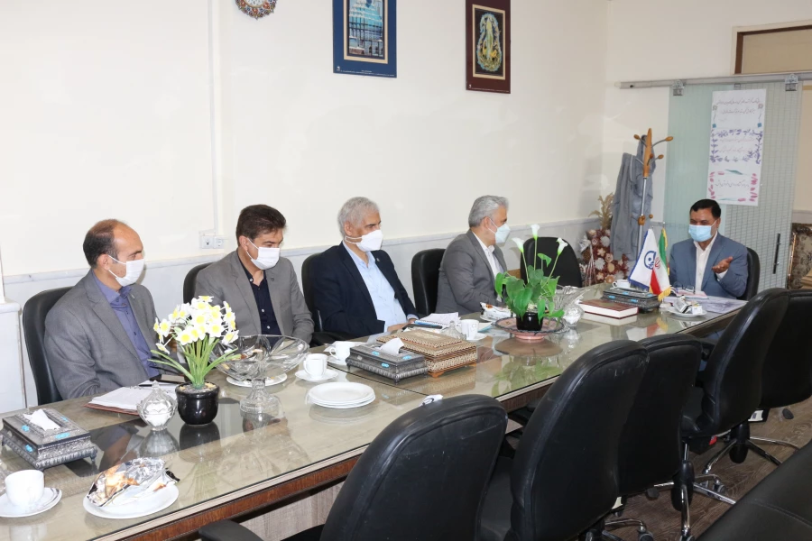 نشست دوستانه ریاست دانشگاه فرهنگیان با عوامل بانک تجارت شعبه مرکزی  3