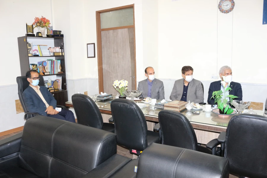 نشست دوستانه ریاست دانشگاه فرهنگیان با عوامل بانک تجارت شعبه مرکزی  4