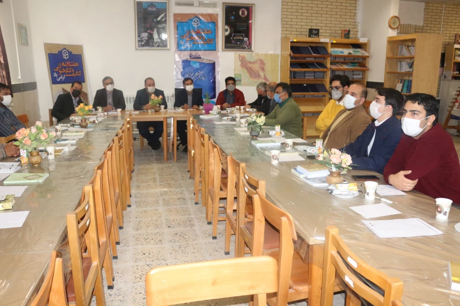 روز کتاب و کتابخوانی گرامی باد(نشست تخصصی هفته کتاب و کتابخوانی در پردیس برادران )  2