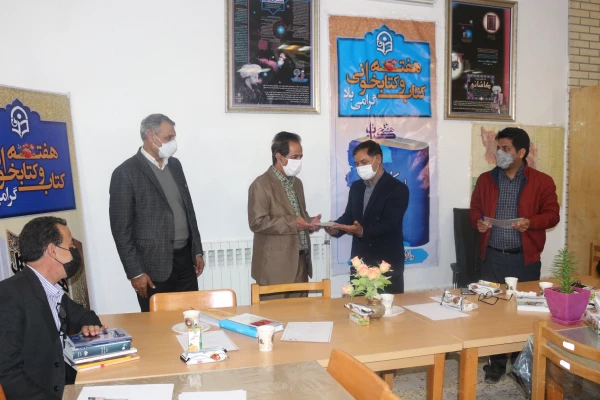 روز کتاب و کتابخوانی گرامی باد(نشست تخصصی هفته کتاب و کتابخوانی در پردیس برادران )  2