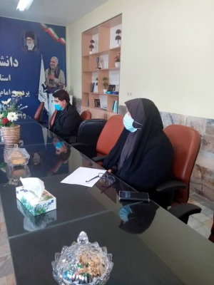 مناسبت هفته قرآن وعترت  نشستی در با عنوان (نقش نماز در سلامت روانی خانواده وجامعه از منظر قرآن کریم) در پردیس امام جعفر صادق (ع)  2