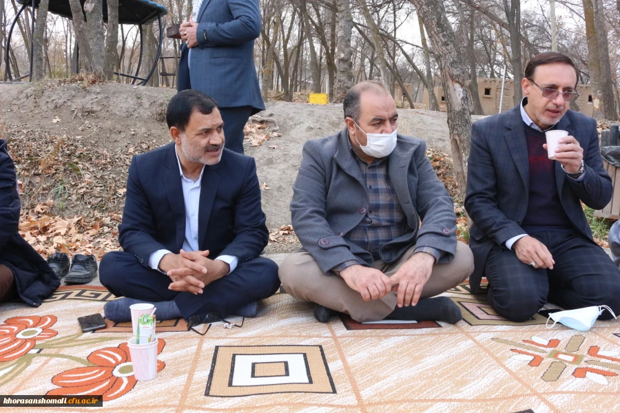 به مناسبت هفته بسیج درتاریخ 1400/9/2 راهپیمایی  و نشست کارکنان دانشگاه فرهنگیان استان خراسان شمالی  2