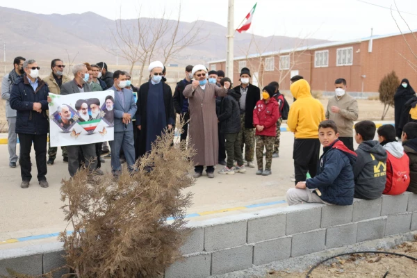 آیین گرامیداشت روز بصیرت و حماسه 9 دی با حضور بسیج مردمی روستای کلاته آذرسا در گلزار شهدای دانشگاه فرهنگیان  4