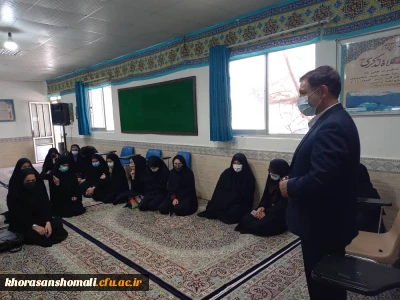 نشست صمیمانه ریاست دانشگاه جناب اقای دکتر نظری با کارکنان و دانشجویان 