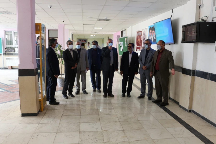 بازدید میدانی فرماندار بجنورد از روند برگزاری کلاسهای حضوری دانشگاه و مشکلات وموانع  6