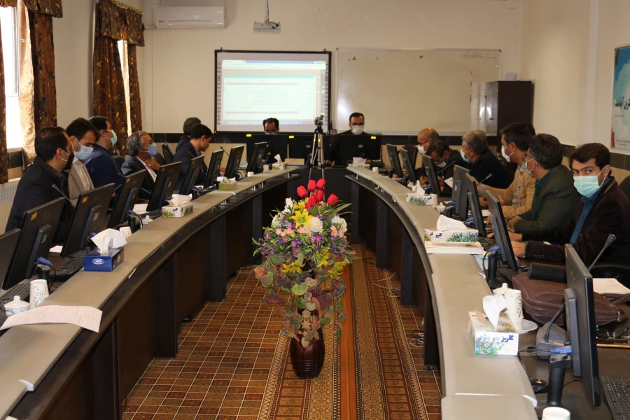 کلاس آموزش نرم افزار اتوماسیون اداری  برای کارکنان پردیس امام محمد باقر (ع)  2