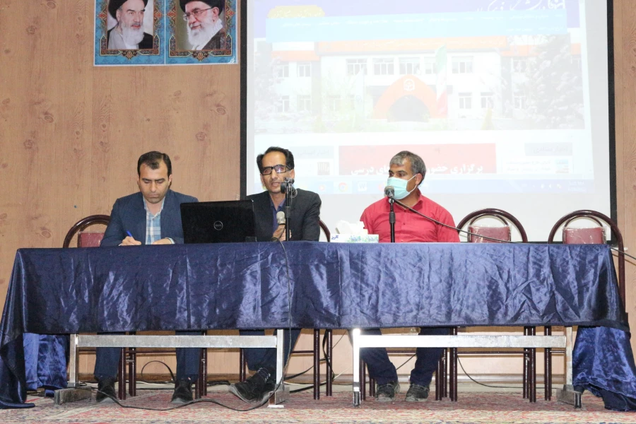 جلسه پرسش و پاسخ مسئولان دانشگاه با دانشجو معلمان ورودی 1400 دانشگاه فرهنگیان استان خراسان شمالی  7