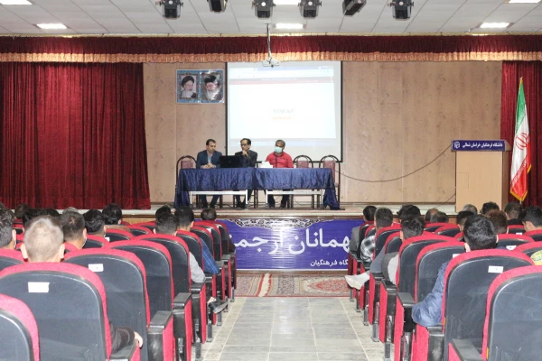 جلسه پرسش و پاسخ مسئولان دانشگاه با دانشجو معلمان ورودی 1400 دانشگاه فرهنگیان استان خراسان شمالی  8