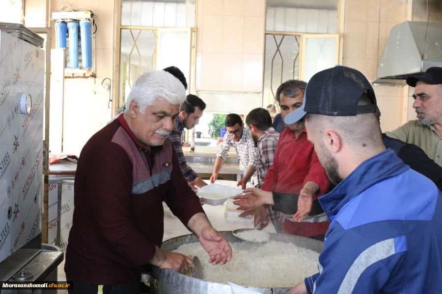 پویش اطعام حسنی طبخ و توزیع شش هزار پرس غذای گرم در ماه مبارک رمضان میان مناطق محروم حاشیه شهر بجنورد توسط دانشگاه فرهنگیان خراسان شمالی 12