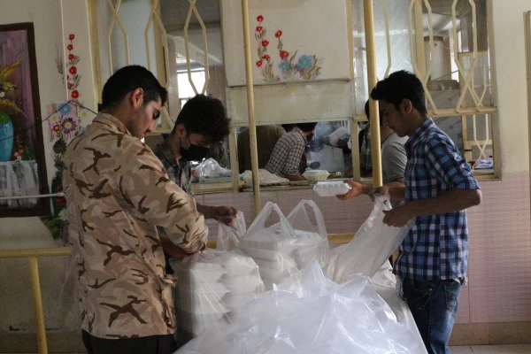 پویش اطعام حسنی طبخ و توزیع شش هزار پرس غذای گرم در ماه مبارک رمضان میان مناطق محروم حاشیه شهر بجنورد توسط دانشگاه فرهنگیان خراسان شمالی 15