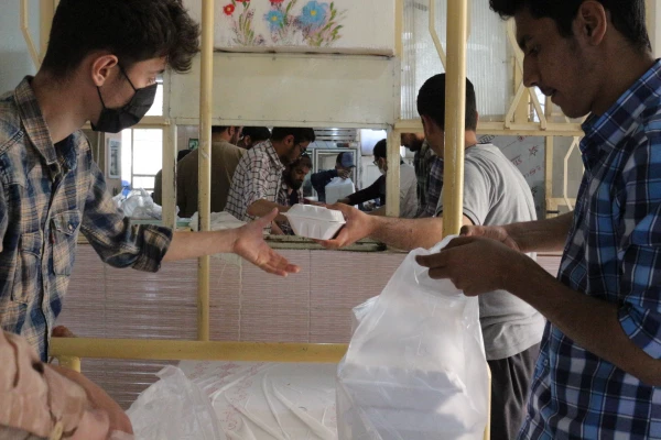 پویش اطعام حسنی طبخ و توزیع شش هزار پرس غذای گرم در ماه مبارک رمضان میان مناطق محروم حاشیه شهر بجنورد توسط دانشگاه فرهنگیان خراسان شمالی 16