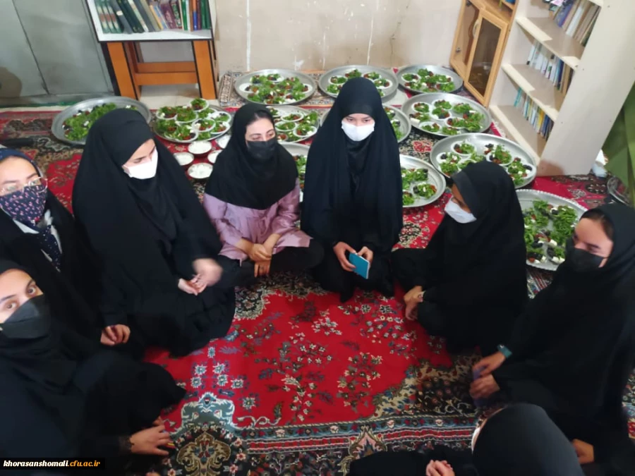 پخت و توزیع غذای گرم بین نیازمندان توسط دانشجو معلمان دختر واحد خواهران  2