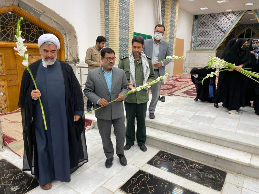 طرح ضیافت شهدا در گلزار شهدای معصوم زاده بجنورد  با حضور دانشجویان پردیس امام جعفر صادق (ع) برگزار شد . 2