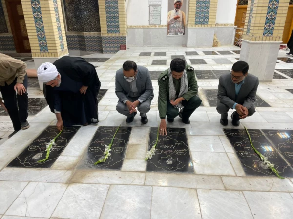 طرح ضیافت شهدا در گلزار شهدای معصوم زاده بجنورد  با حضور دانشجویان پردیس امام جعفر صادق (ع) برگزار شد . 2